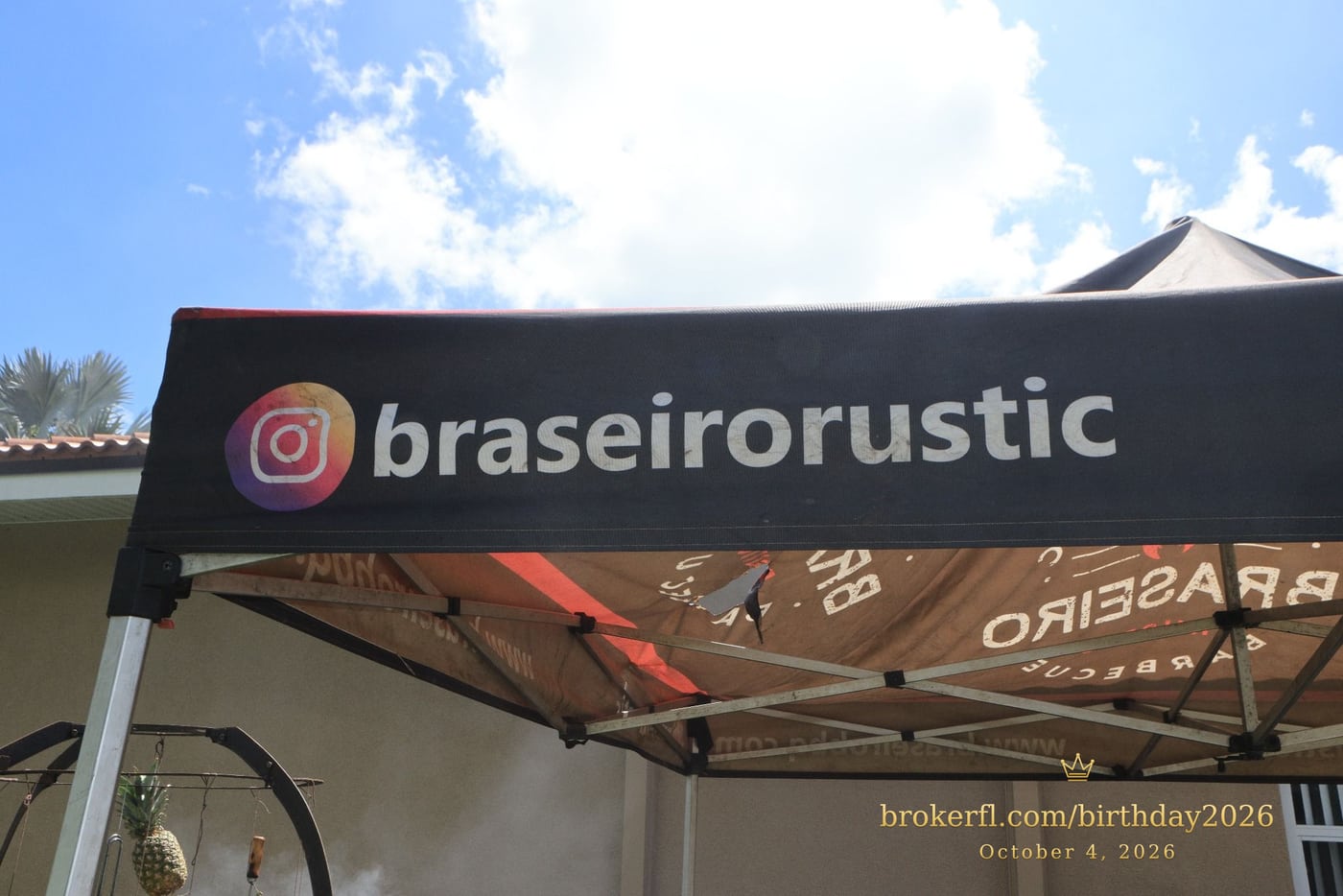 Braseiro barbecue canopy at the celebration — Karina Leal's birthday, October 4, 2026.
